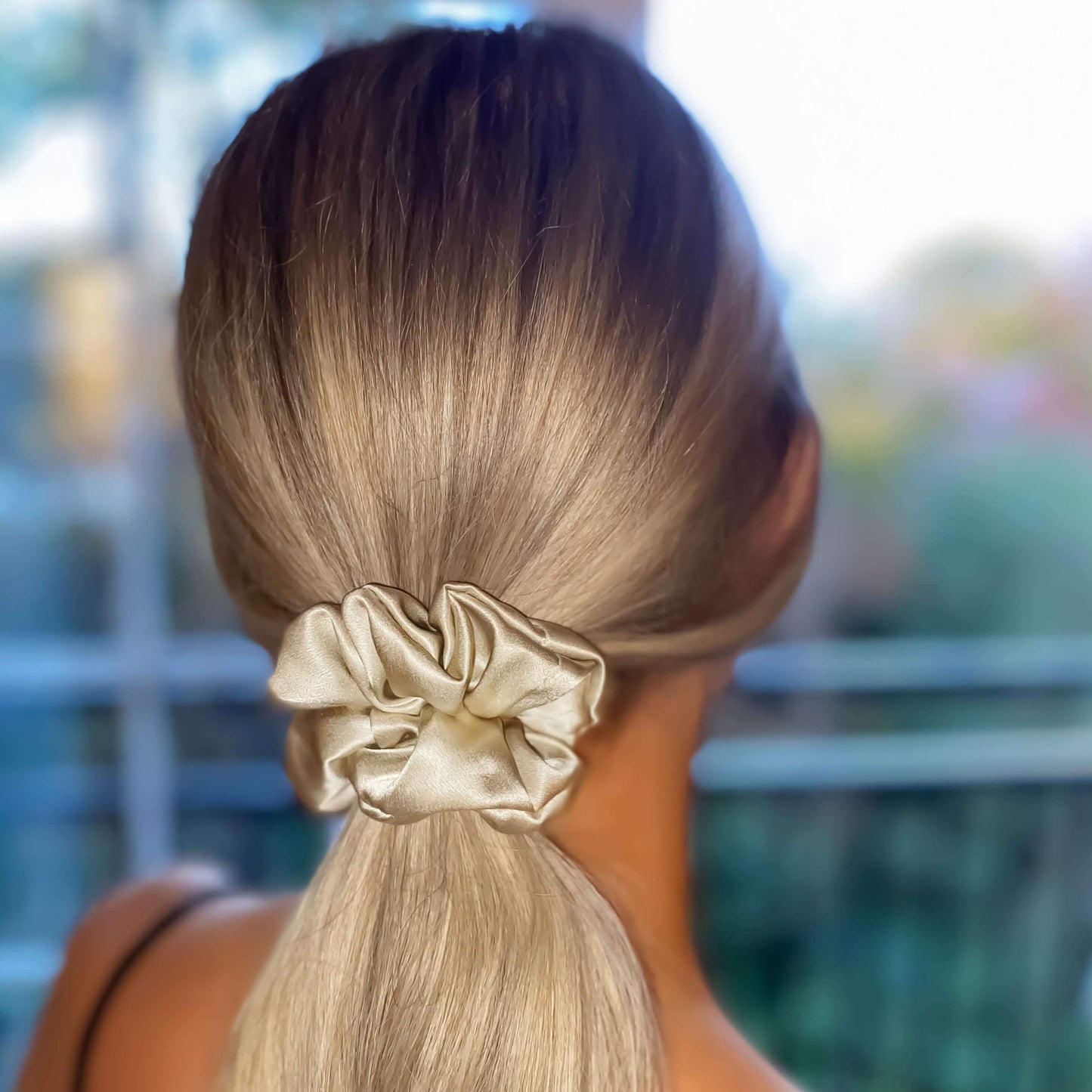 Mulberry Silk Medium Scrunchies - Champagne, Black, White