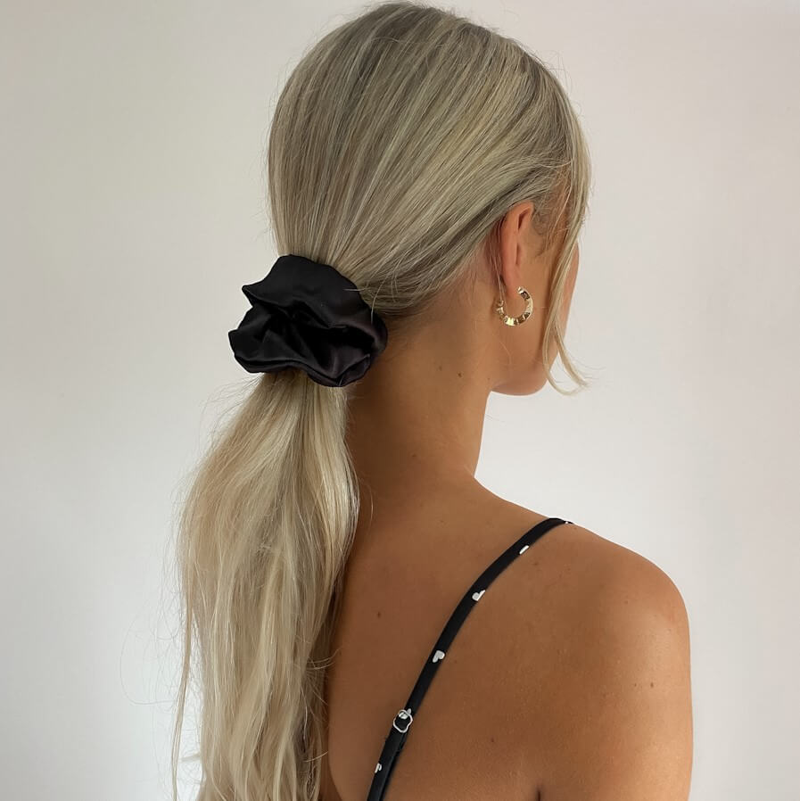 Mulberry Silk Medium Scrunchie Midnight Black - Outlet Sale