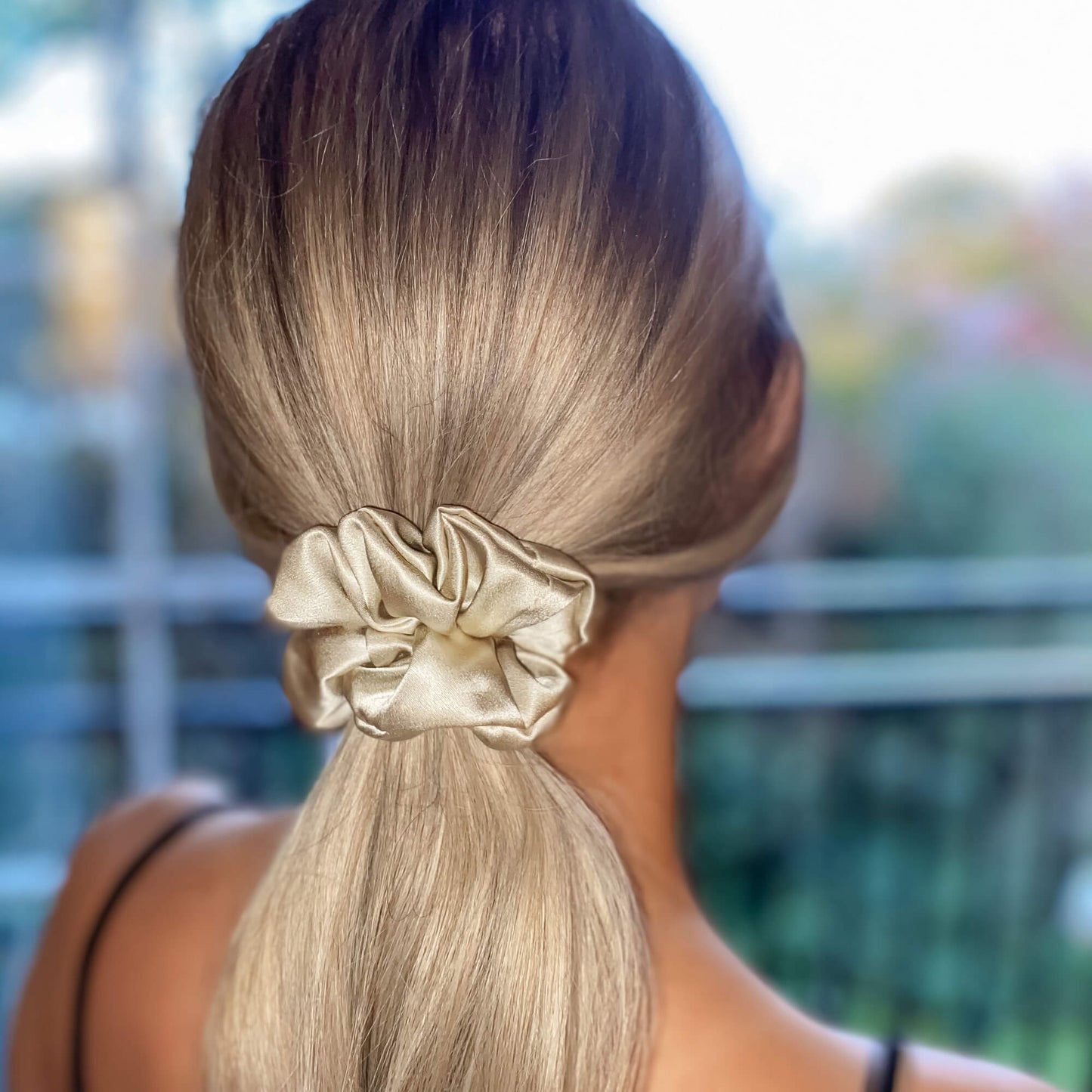 Mulberry Silk Medium Scrunchie Champagne - Outlet Sale