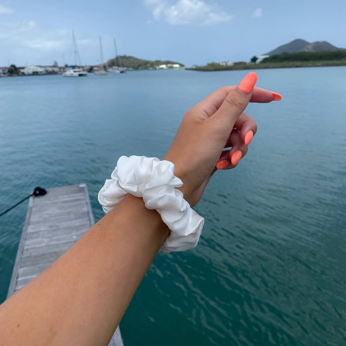 Mulberry Silk Medium Scrunchie White Pearl - Outlet Sale