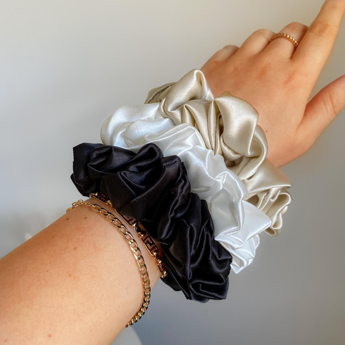 Mulberry Silk Medium Scrunchies - Champagne, Black, White