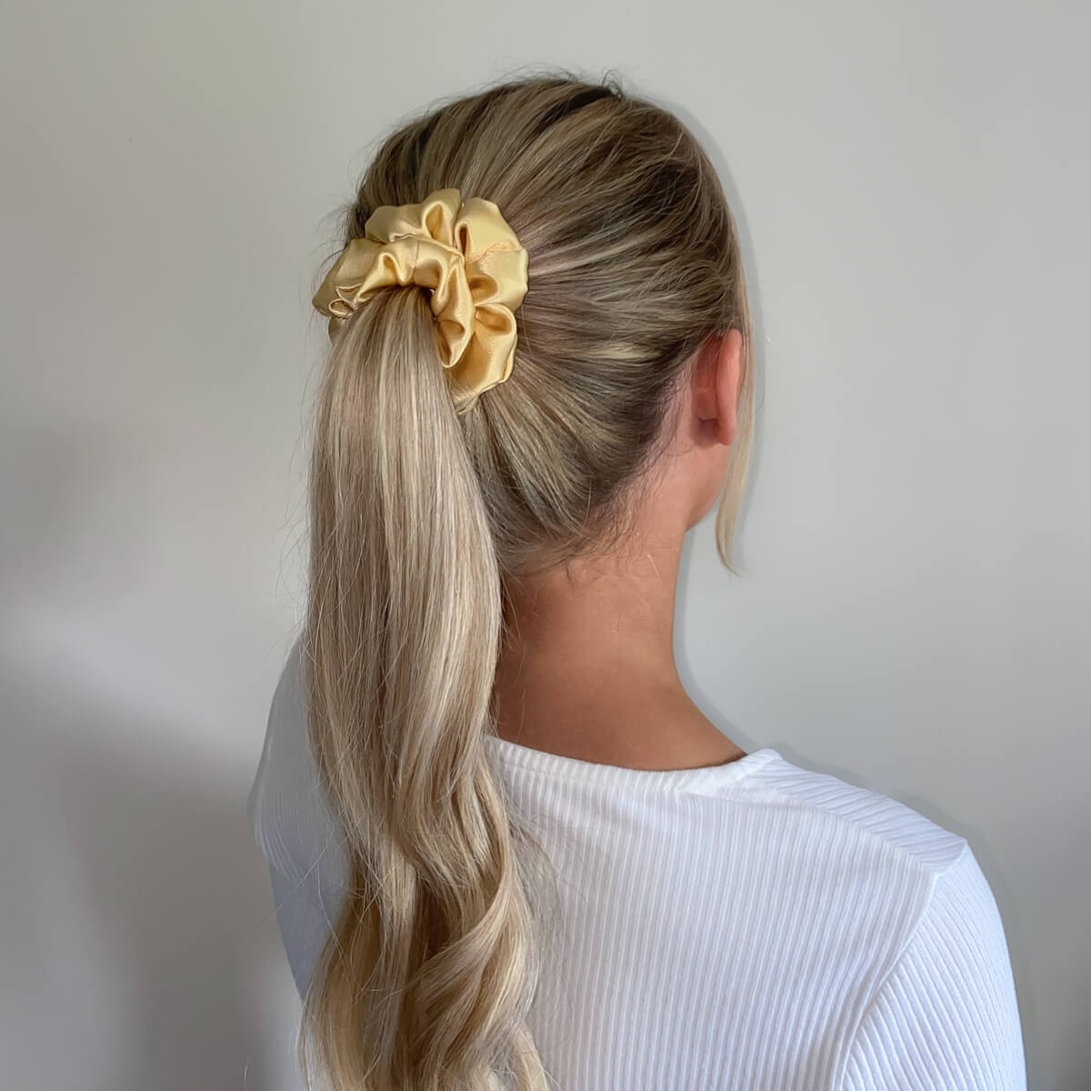 Mulberry Silk Medium Scrunchie - Honey