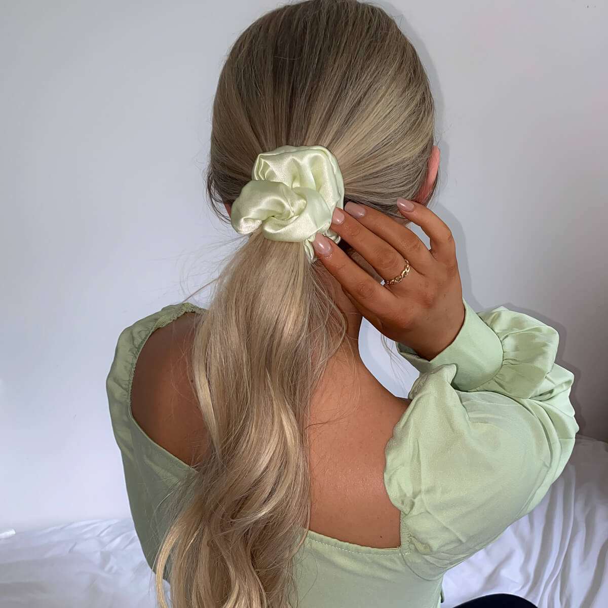 Mulberry Silk Medium Scrunchie - Sage